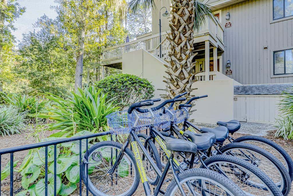 Welcoming Condo with Lagoon Views, Deck, Shared Pool & Nearby Beach Access