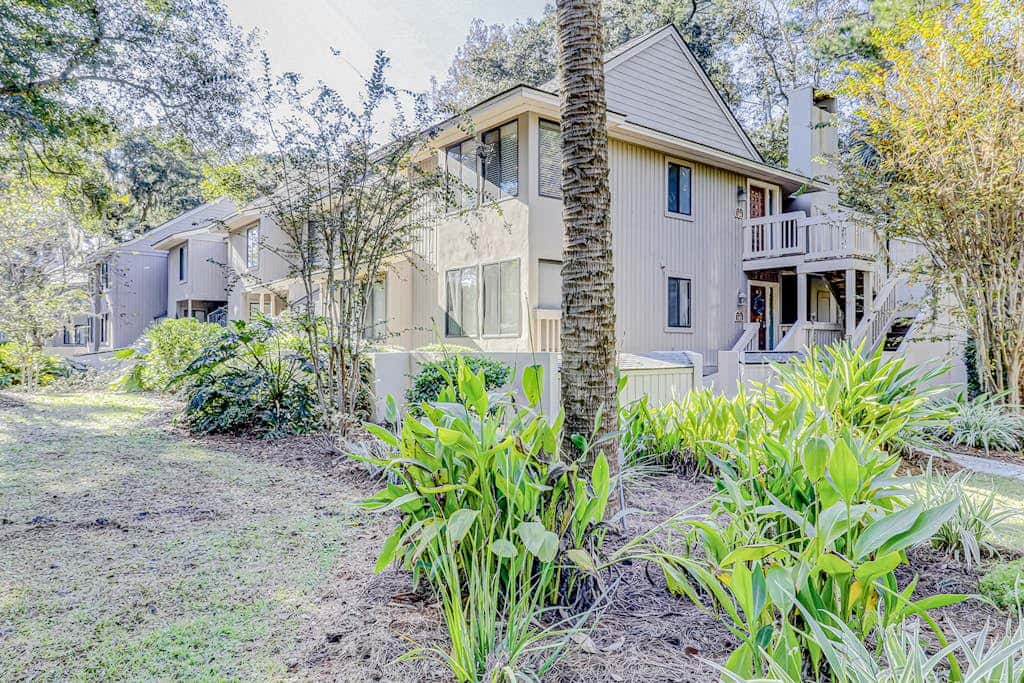 Welcoming Condo with Lagoon Views, Deck, Shared Pool & Nearby Beach Access