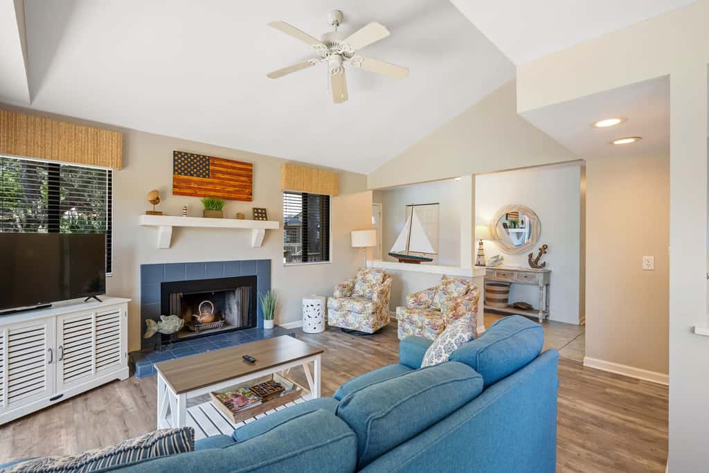 Welcoming Condo with Lagoon Views, Deck, Shared Pool & Nearby Beach Access