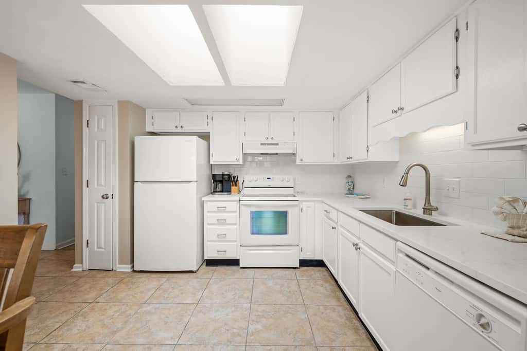 Welcoming Condo with Lagoon Views, Deck, Shared Pool & Nearby Beach Access