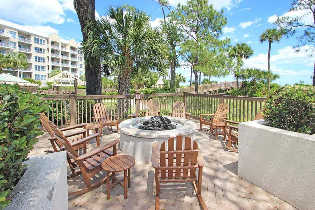 Stunning beach condo with two ocean-view balconies, shared pool & hot tub