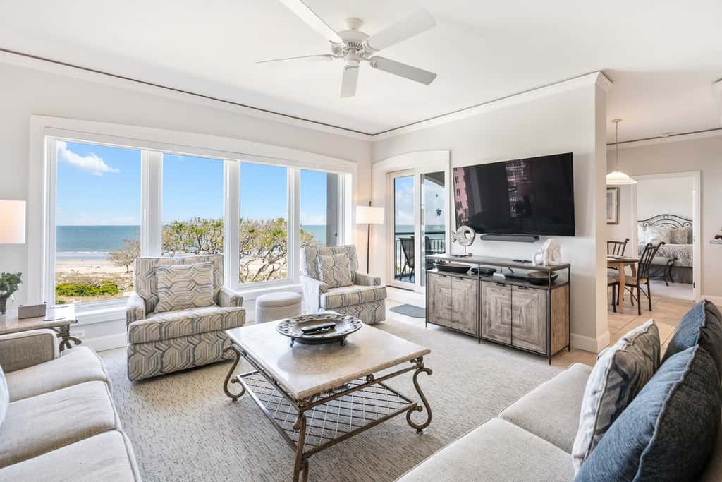 Stunning beach condo with two ocean-view balconies, shared pool & hot tub