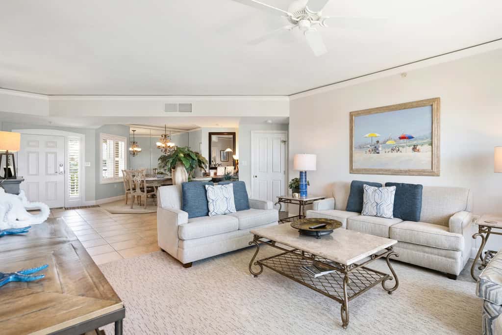 Stunning beach condo with two ocean-view balconies, shared pool & hot tub