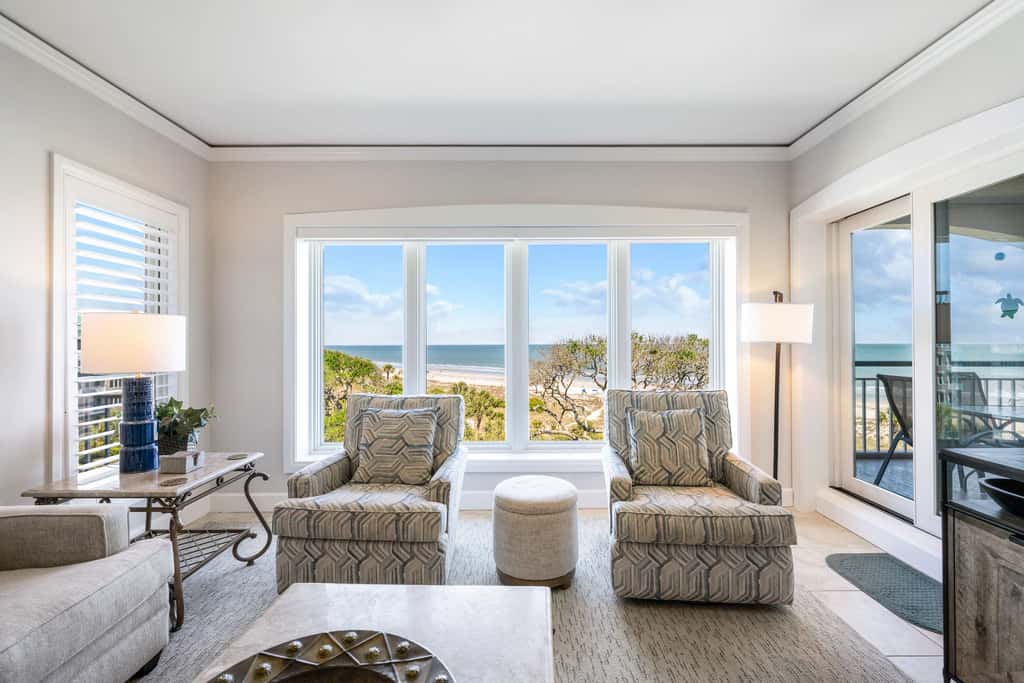 Stunning beach condo with two ocean-view balconies, shared pool & hot tub