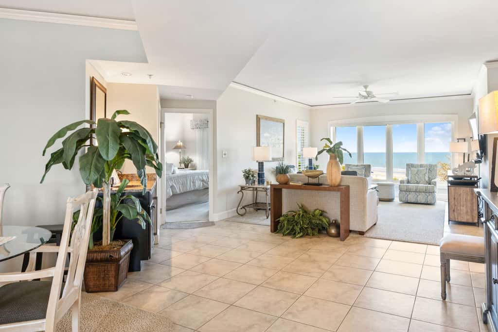 Stunning beach condo with two ocean-view balconies, shared pool & hot tub
