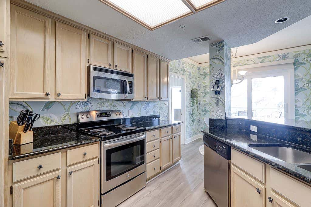 Sunlit Oceanfront Condo with Two Balconies, Wet Bar, Beach Views & WiFi