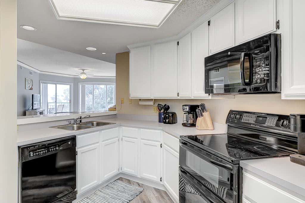 Oceanfront getaway with lagoon views, shared pool & hot tub, walk to beach