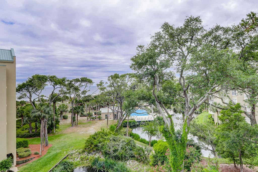 Oceanfront getaway with lagoon views, shared pool & hot tub, walk to beach
