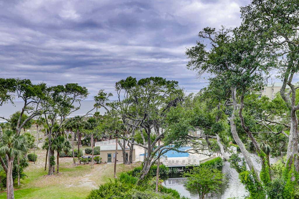 Oceanfront getaway with lagoon views, shared pool & hot tub, walk to beach