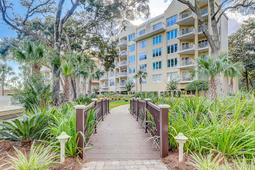 Oceanfront getaway with lagoon views, shared pool & hot tub, walk to beach