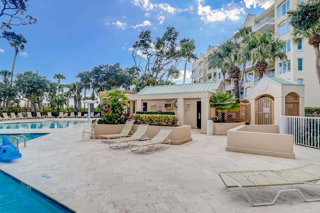 Oceanfront getaway with lagoon views, shared pool & hot tub, walk to beach