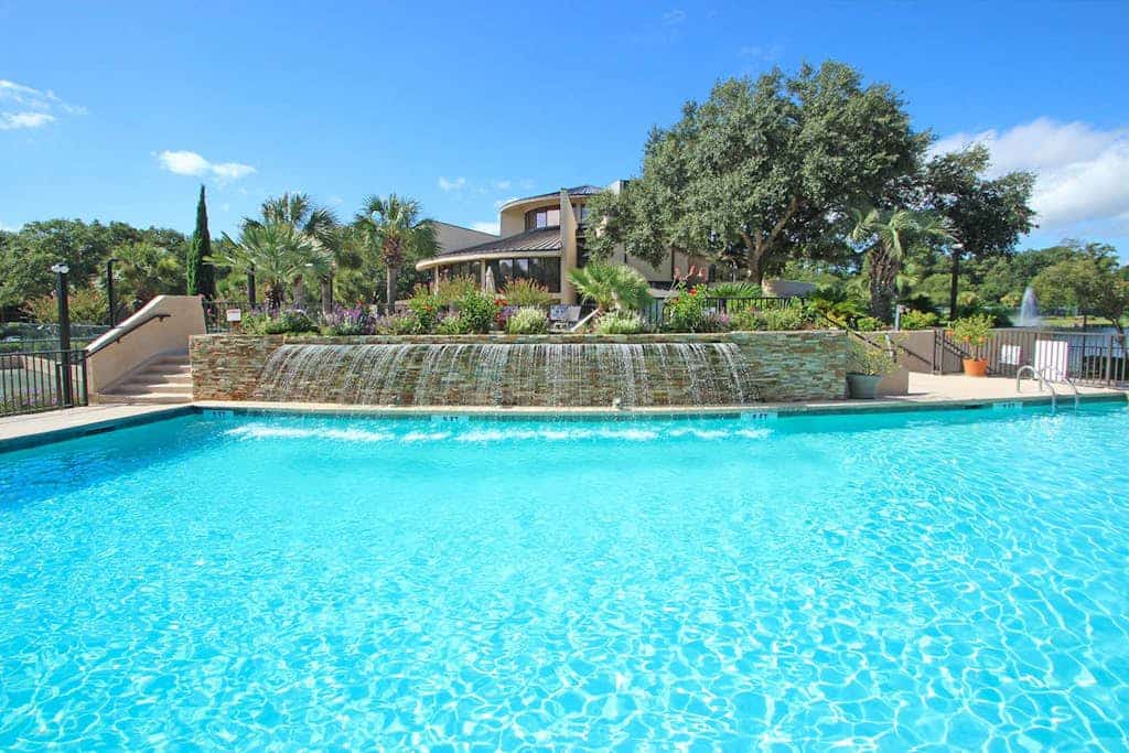 Island Club 103