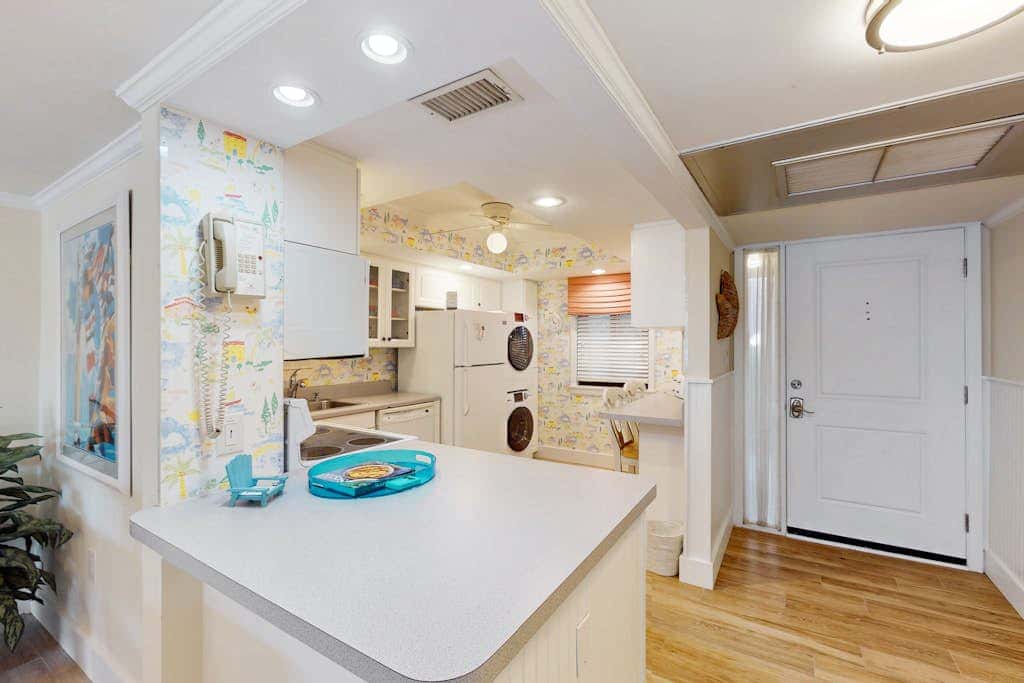 Oceanfront Condo with Shared Pool, Hot Tub, Beach Access & Playground