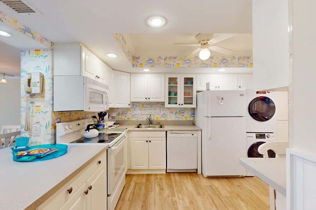 Oceanfront Condo with Shared Pool, Hot Tub, Beach Access & Playground