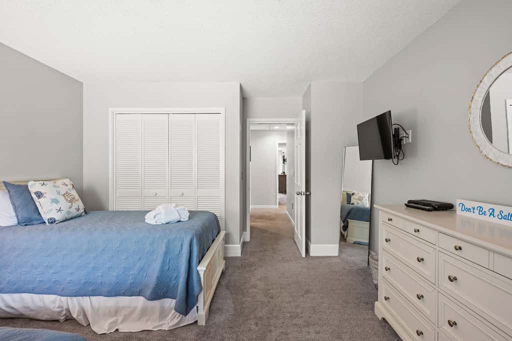 Spacious Condo with Shared Pool, Tennis, Golf & Beach Access