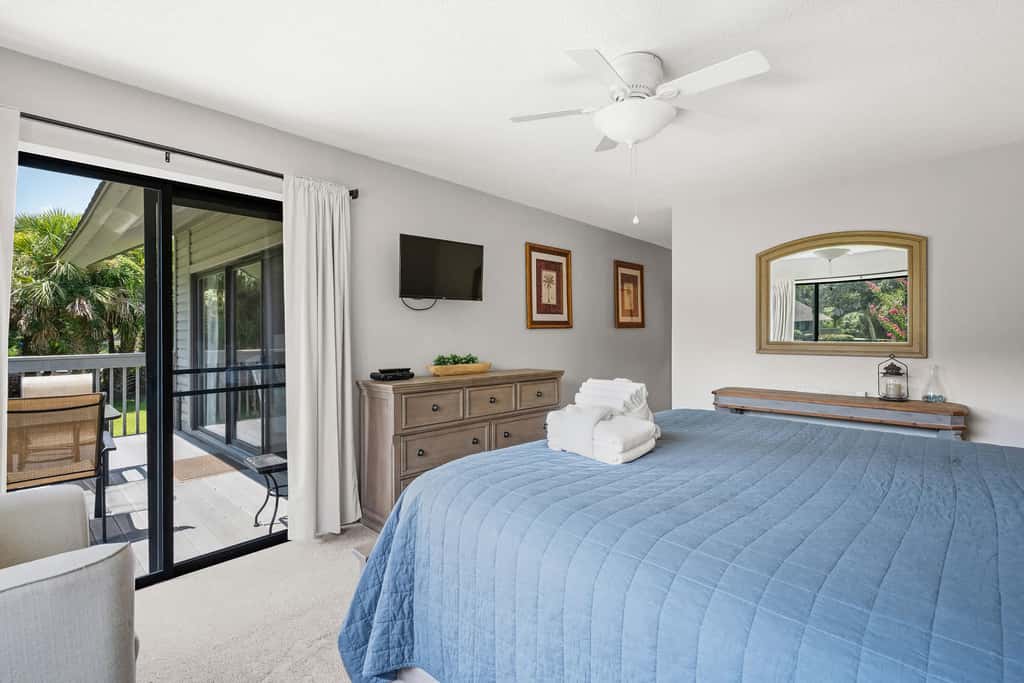 Spacious Condo with Shared Pool, Tennis, Golf & Beach Access