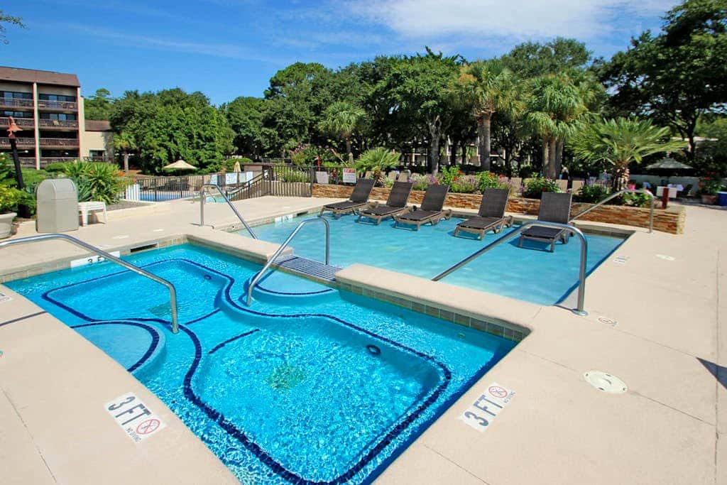 Spacious Villa with Shared Pool, Hot tub & Lagoon Views  - Walk to Beach