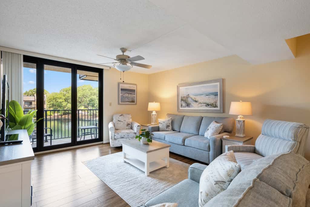 Spacious Villa with Shared Pool, Hot tub & Lagoon Views  - Walk to Beach