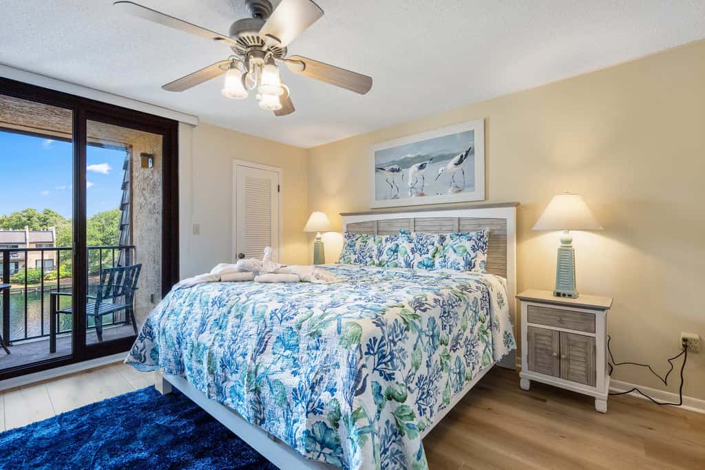 Spacious Villa with Shared Pool, Hot tub & Lagoon Views  - Walk to Beach