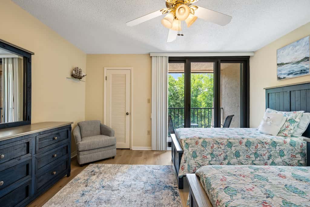Spacious Villa with Shared Pool, Hot tub & Lagoon Views  - Walk to Beach