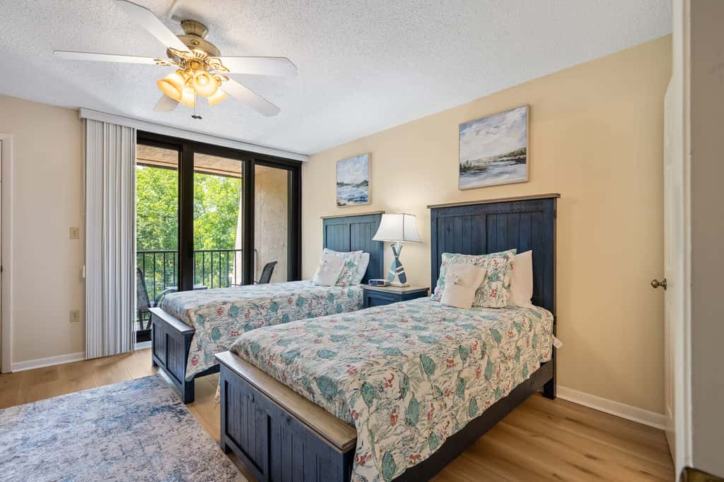 Spacious Villa with Shared Pool, Hot tub & Lagoon Views  - Walk to Beach