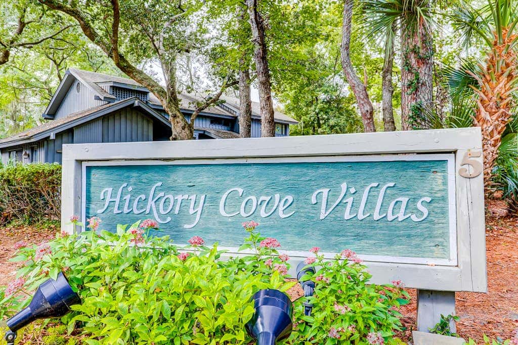 Comfortable two-story Villa with beach access, shared pool, private deck, and washer dryer