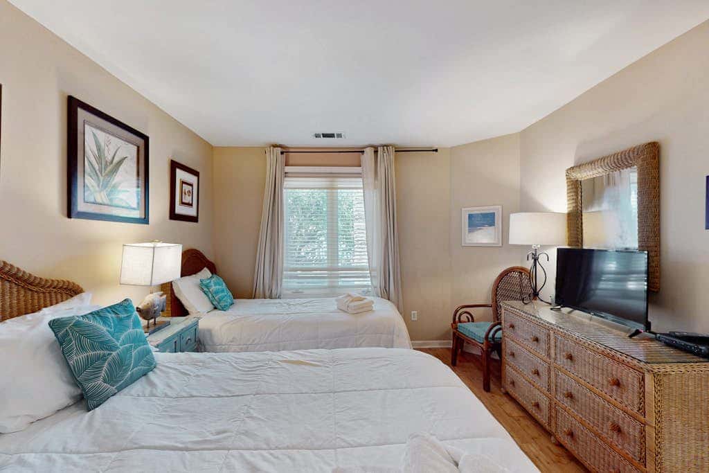 Family-Friendly Villa with Deck, Pool, & Hot Tub - Beach Nearby