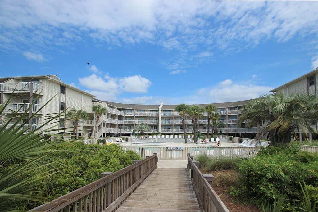 Charming Waterfront Villa with Ocean Views, Private Balcony & Pool, Steps to the Beach