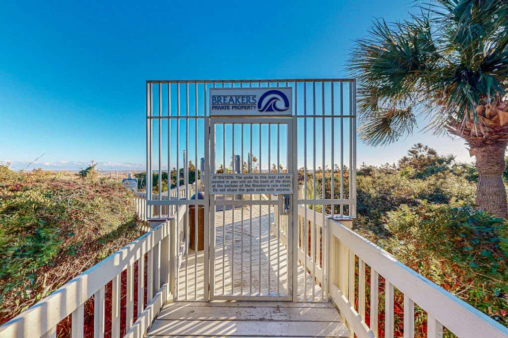 Charming Waterfront Villa with Ocean Views, Private Balcony & Pool, Steps to the Beach