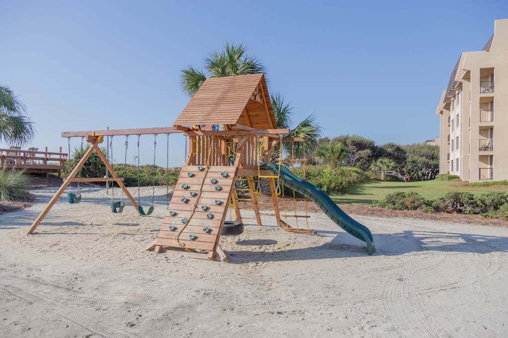 Secluded & Peaceful - Vacation Getaway with WiFi, Pool, Hot Tub, & Private Beach