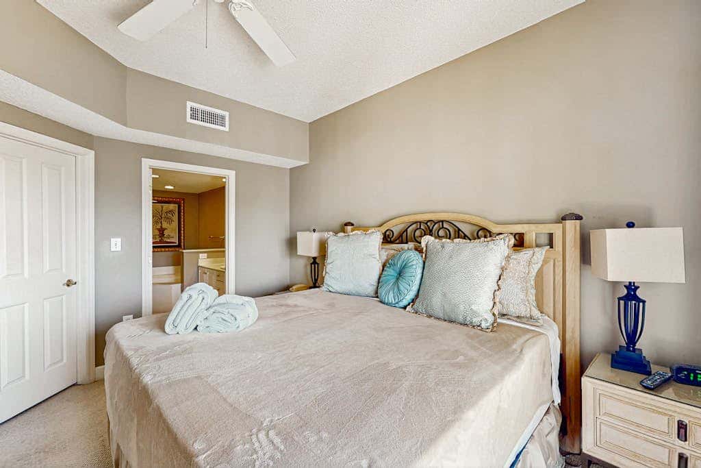 Waterfront Condo with Ocean Views, Shared Pool, Hot Tub, and Covered Balcony