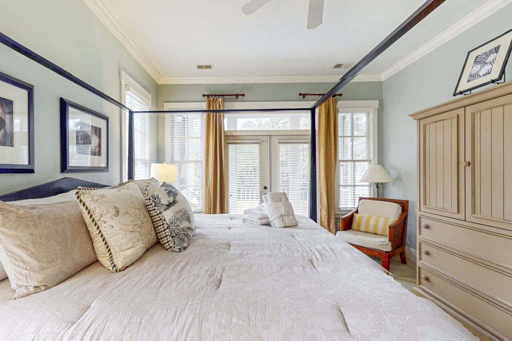 Dog-friendly house with private pool and screened-in deck - Walk to beach