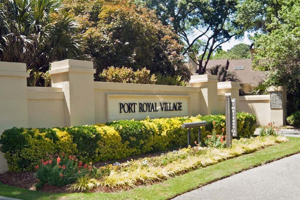 Perfectly Located Family Condo with Shared Pool, Central AC, Private Washer and dryer, Free WiFi