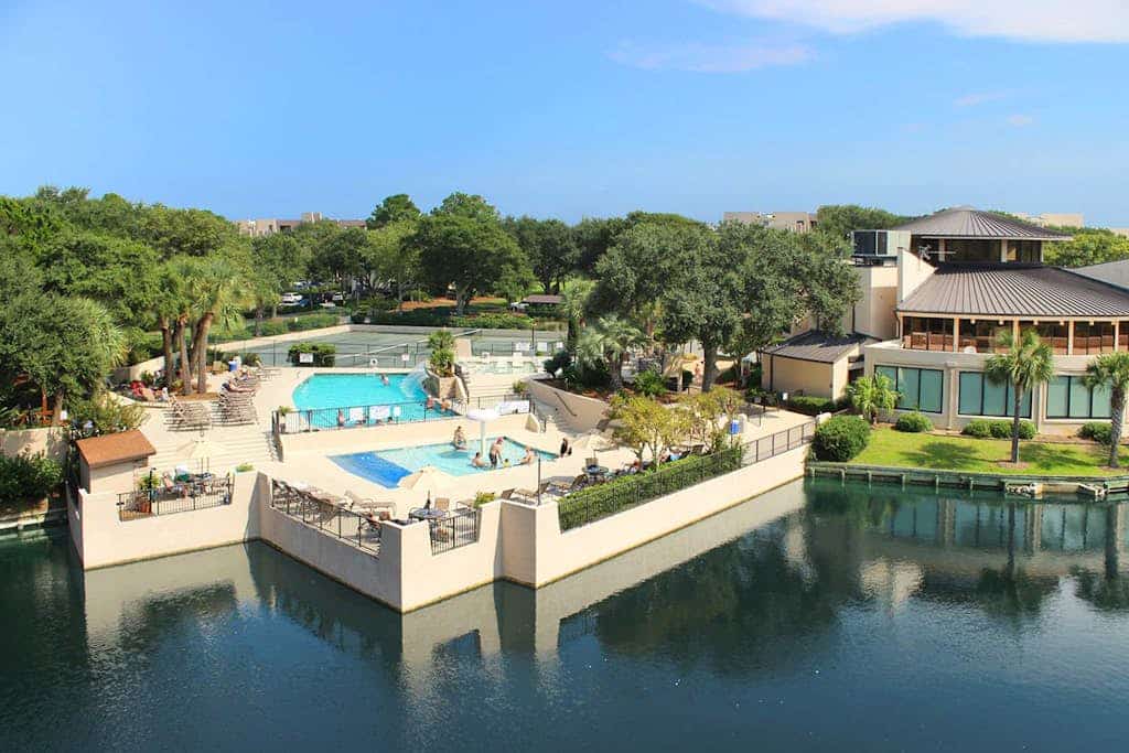Island Club 6103