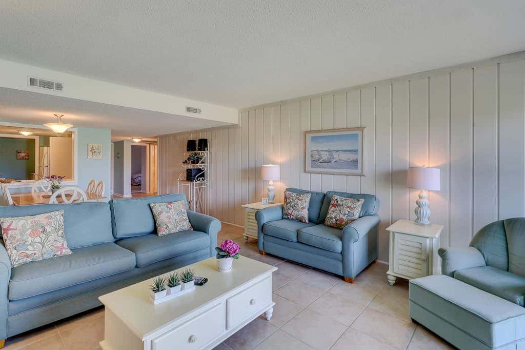 Sea Pines condo with amazing golf course view, pool, & balcony  - walk to beach