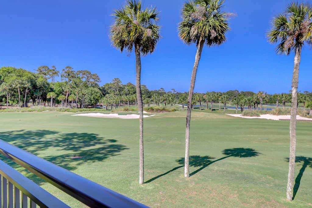 Sea Pines condo with amazing golf course view, pool, & balcony  - walk to beach