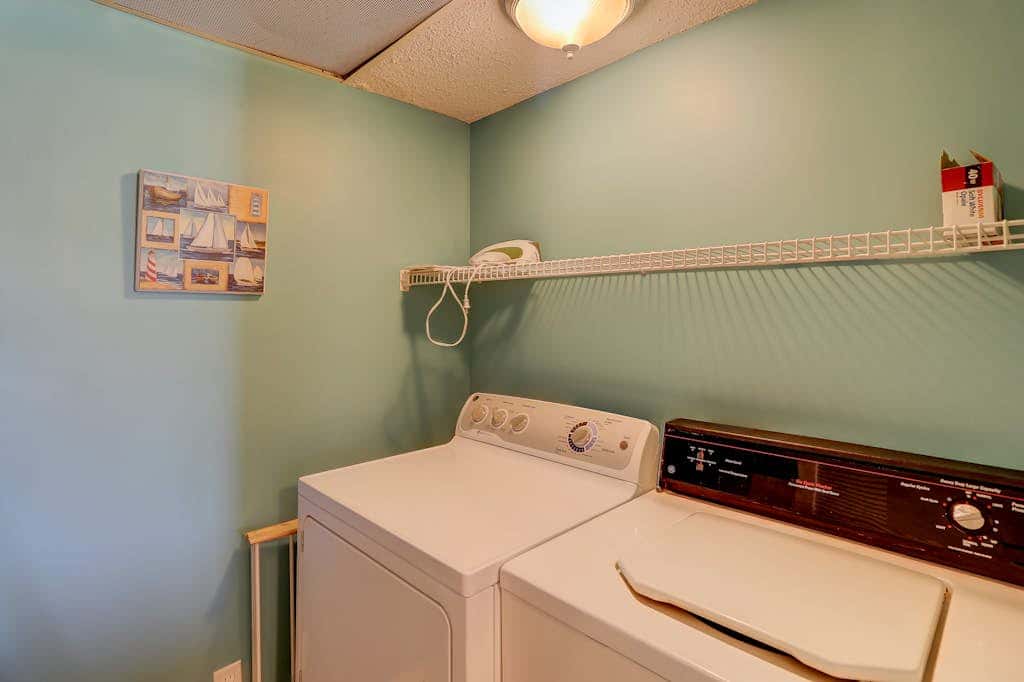 Sea Pines condo with amazing golf course view, pool, & balcony  - walk to beach