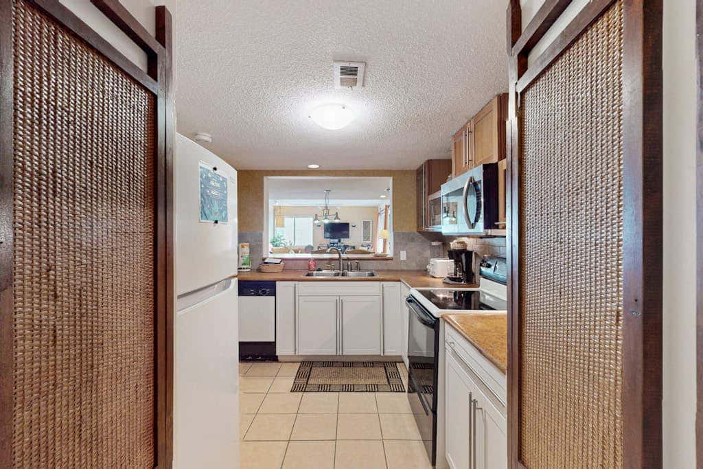 Second-Floor Condo with WiFi, Pool, Golf Course Views - Near the Beach