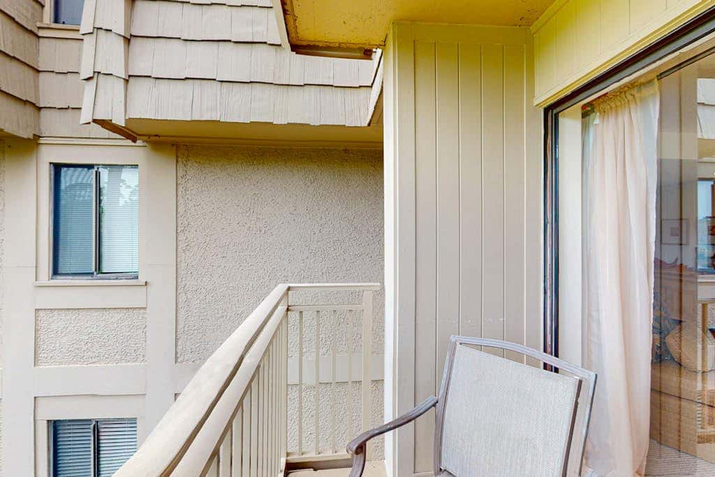 Second-Floor Condo with WiFi, Pool, Golf Course Views - Near the Beach