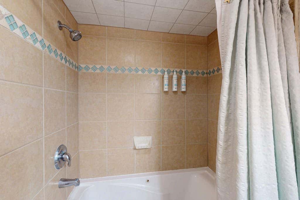 Second-Floor Condo with WiFi, Pool, Golf Course Views - Near the Beach