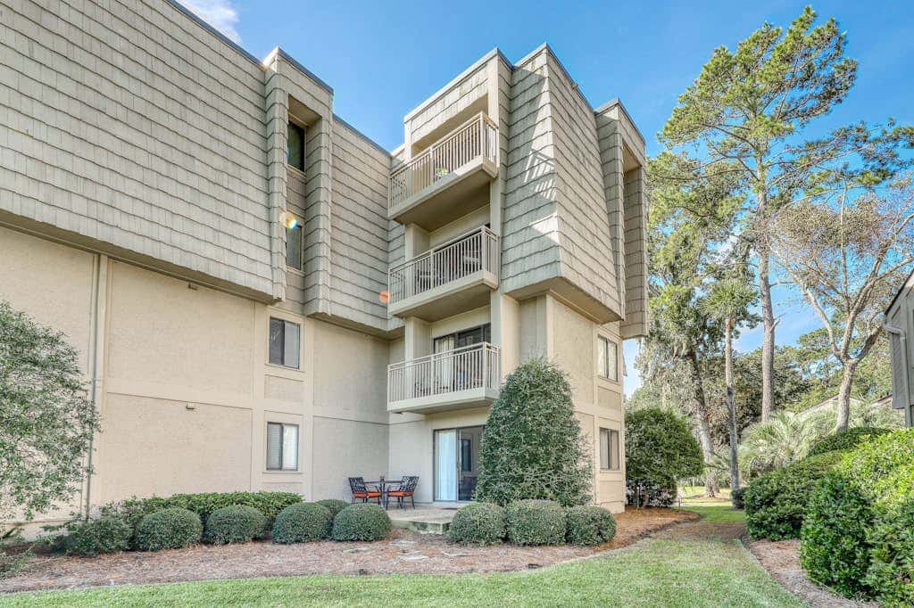 Second-Floor Condo with WiFi, Pool, Golf Course Views - Near the Beach