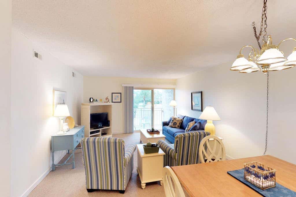 Lovely villa with central AC, and easy beach access