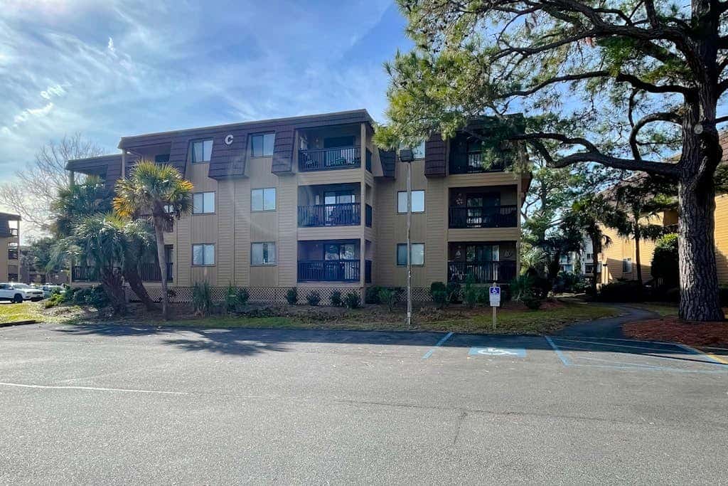Water view retreat Villa with balcony, beach gear, pools, tennis, & gym