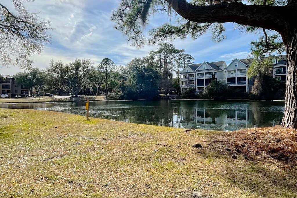 Water view retreat Villa with balcony, beach gear, pools, tennis, & gym