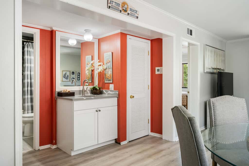 Water view retreat Villa with balcony, beach gear, pools, tennis, & gym