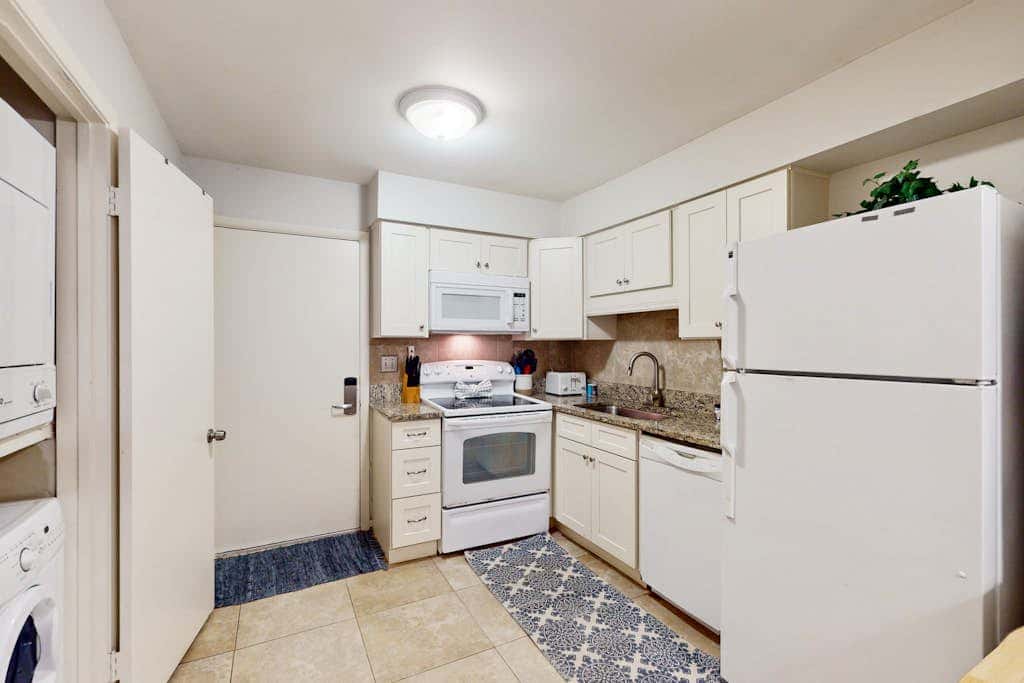 Coastal Retreat with Patio, Shared Pools, Tennis & Playground - Walk to Beach
