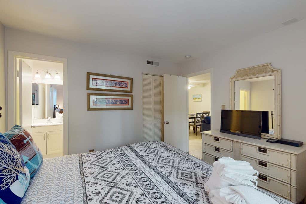 Coastal Retreat with Patio, Shared Pools, Tennis & Playground - Walk to Beach