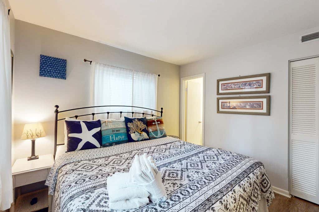 Coastal Retreat with Patio, Shared Pools, Tennis & Playground - Walk to Beach