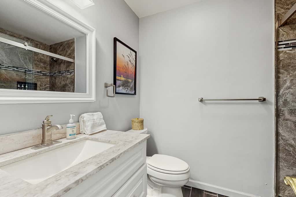 Renovated Dog Friendly Villa with Patio & Pool  Near Golf & Beach