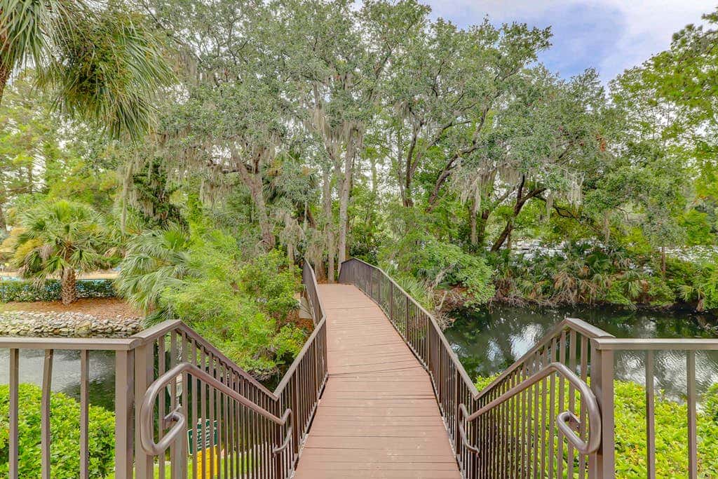 Inviting villa with pool, tennis, & balcony - close beach access
